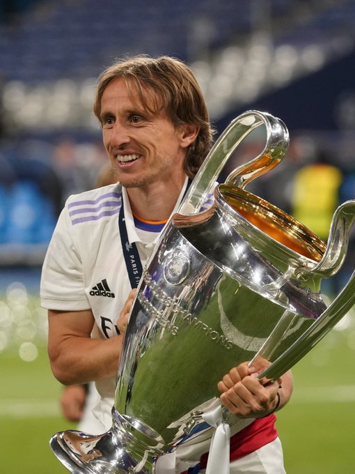 [中超]不敌泰山 深圳新鹏城遭遇四连败