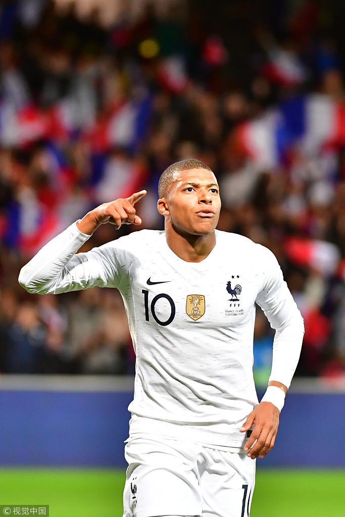 太残暴！德甲领头羊踢疯了：狂轰8球