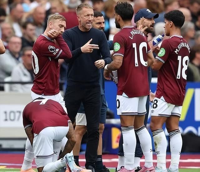 里弗斯：明明是格林冲裁判挥手咆哮，可为什么小波特领到了技犯？