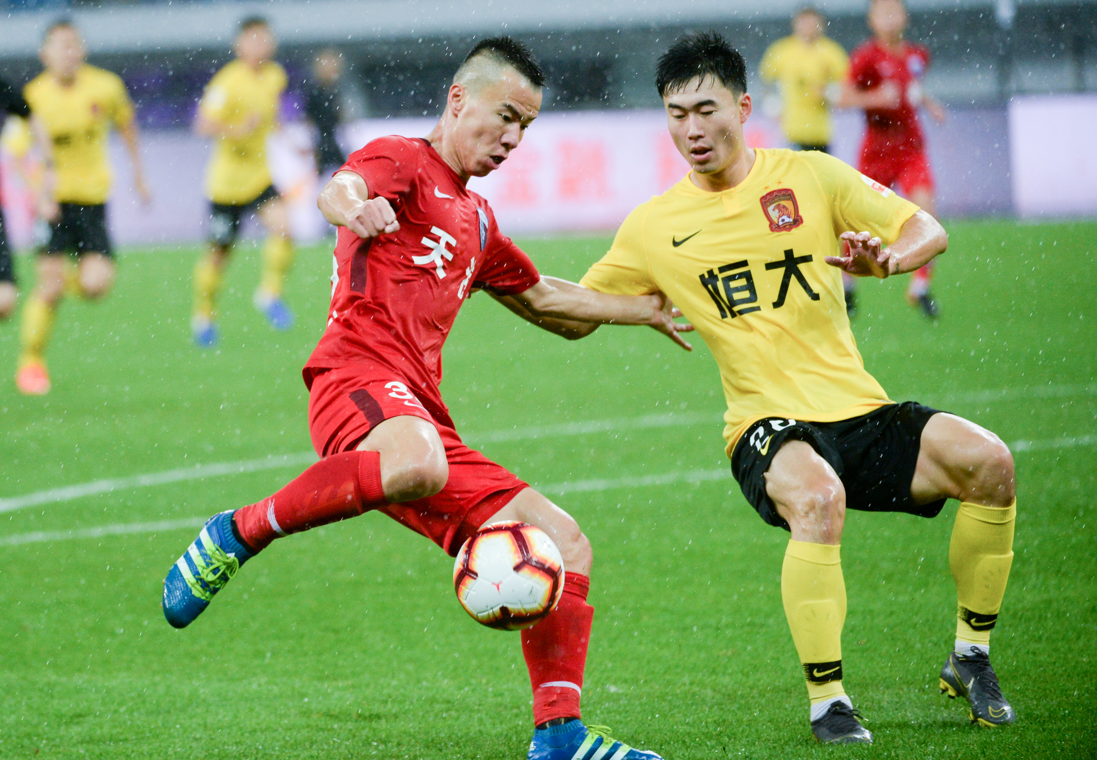 冬歇期结束德甲重启 多特蒙德“绝平”法兰克福