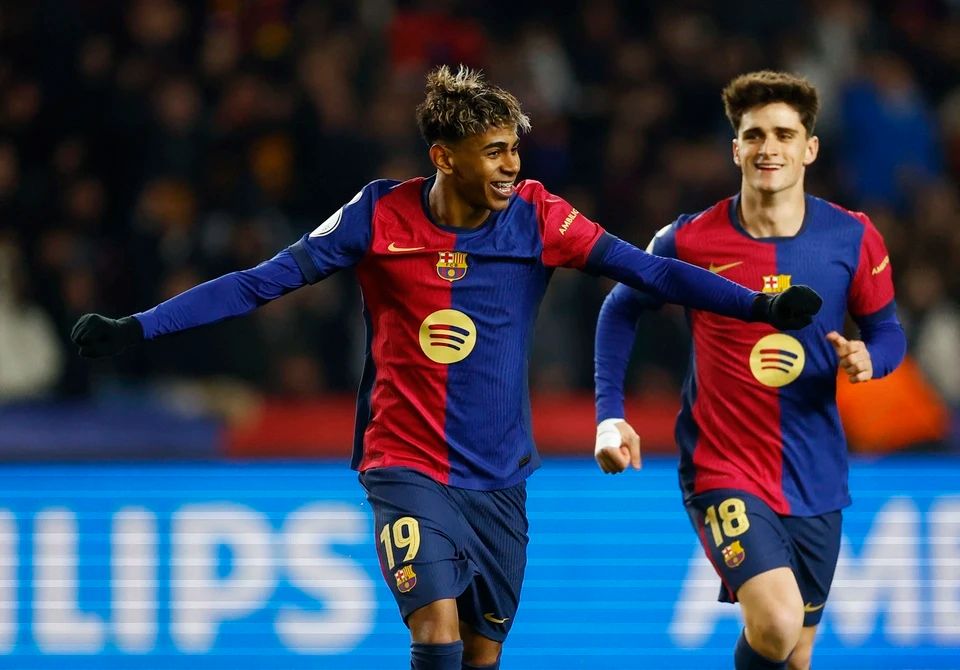 [国内足球]吴曦头球送助攻 安德烈-路易斯上演帽子戏法