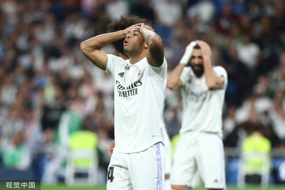 勇士复仇雄鹿！库里31+7+7梅尔顿5三分轰22分新高 字母哥空砍34+10